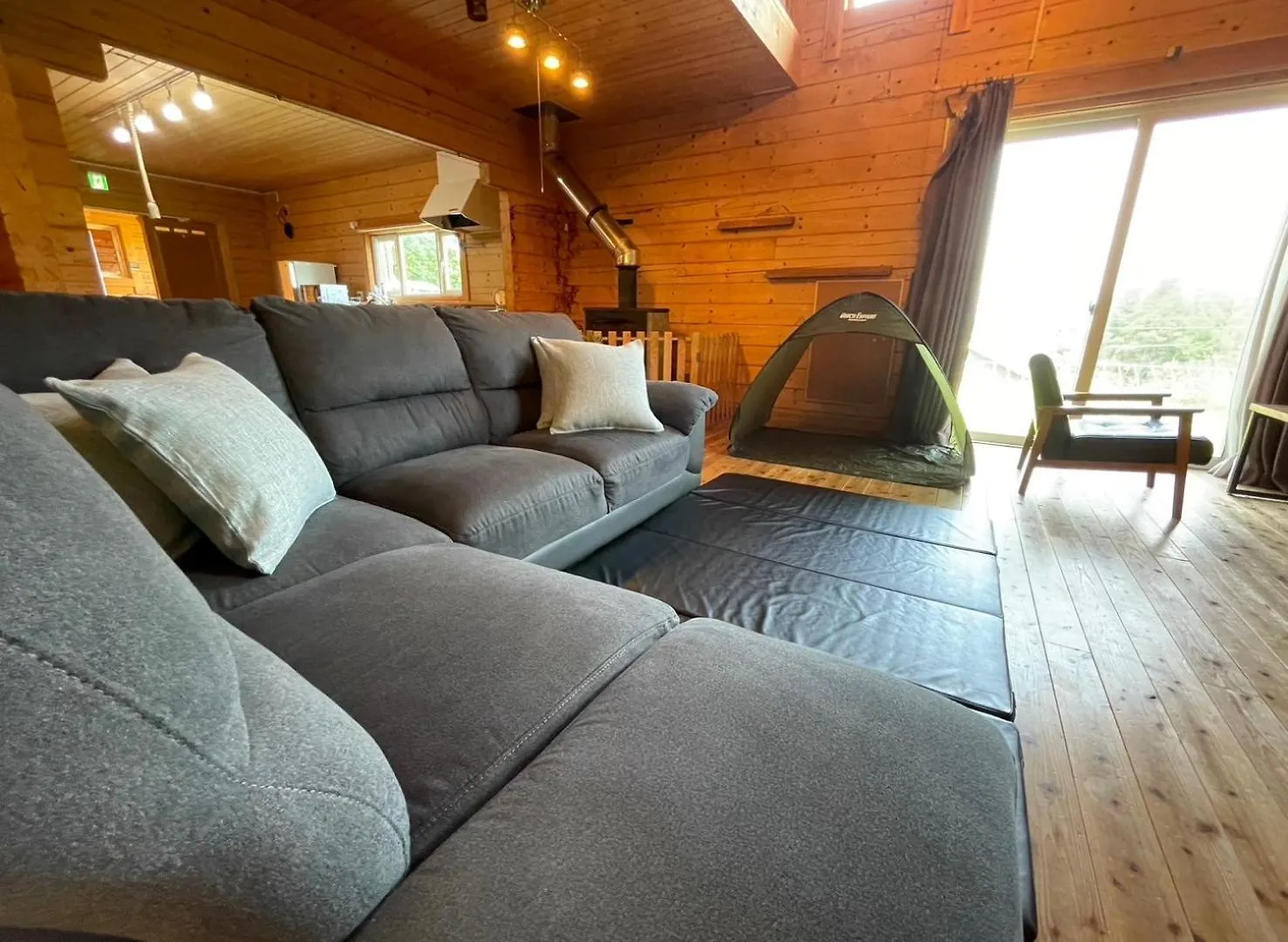 Toyoura Large Log Cabin 桜